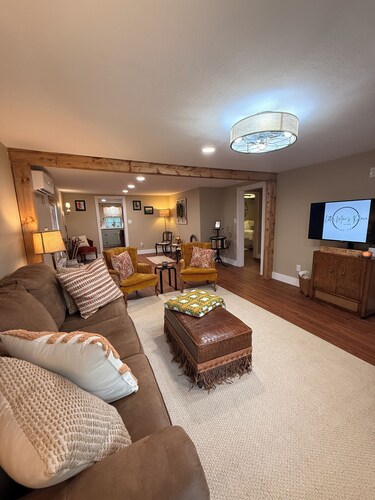 Lottie Mae’s Place has a warm cozy homely vibe. 2 minutes from town