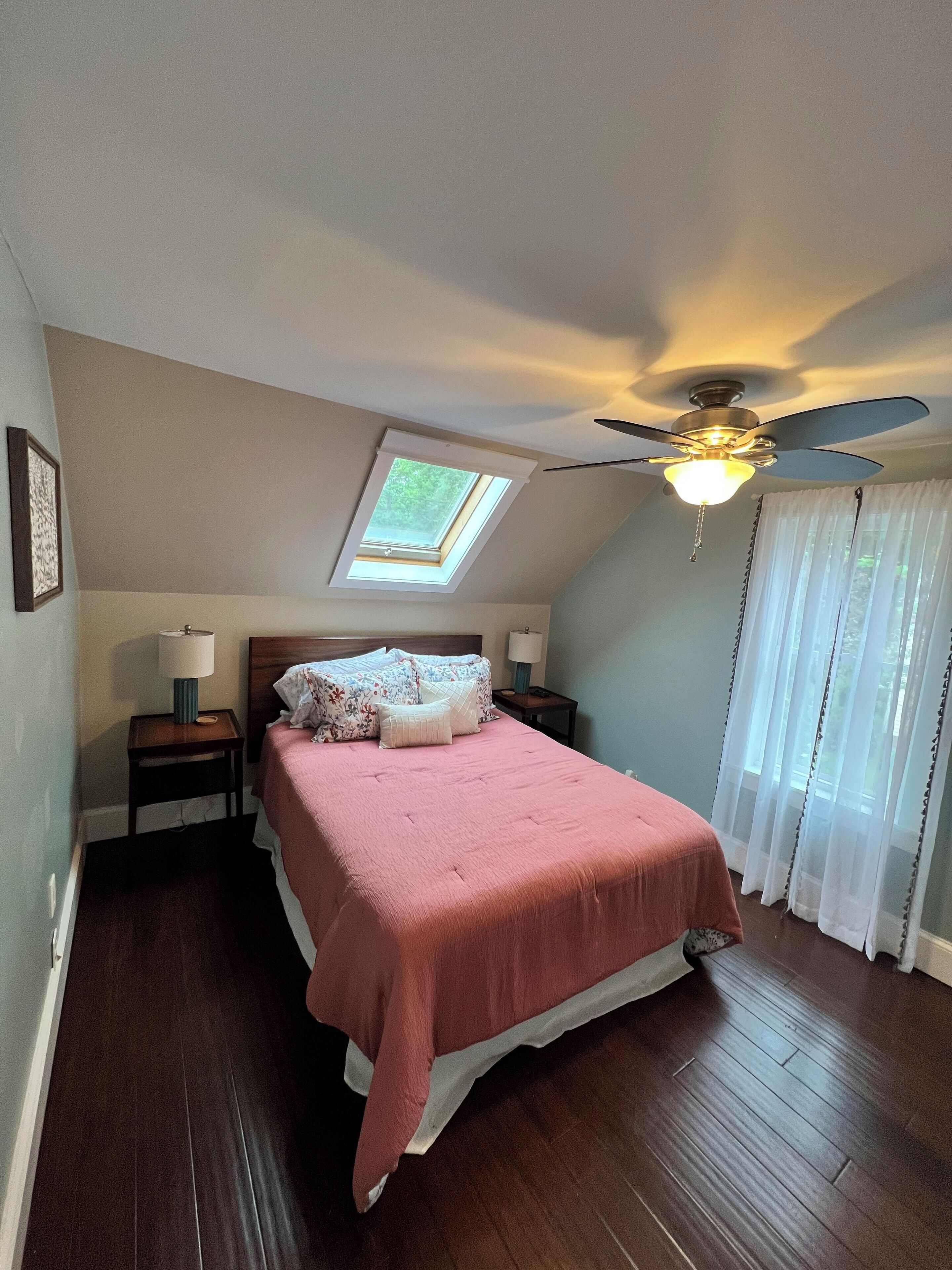 Charming 3-bedroom house in wonderful Hampden with AC, WiFi