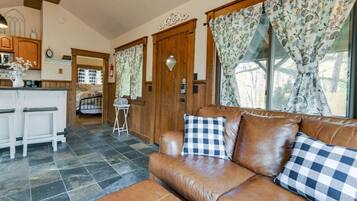 Smart TV, fireplace, table tennis