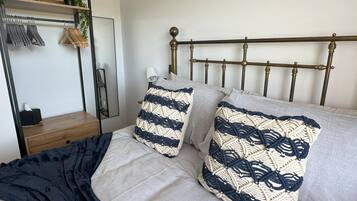 2 camere, ferro/asse da stiro, culla da viaggio, lenzuola