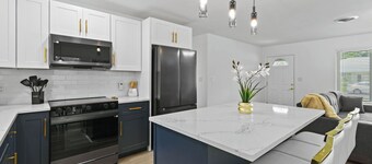 Incredible 4-bedroom home in Tequesta FL with AC, WiFi and absolute comfort.