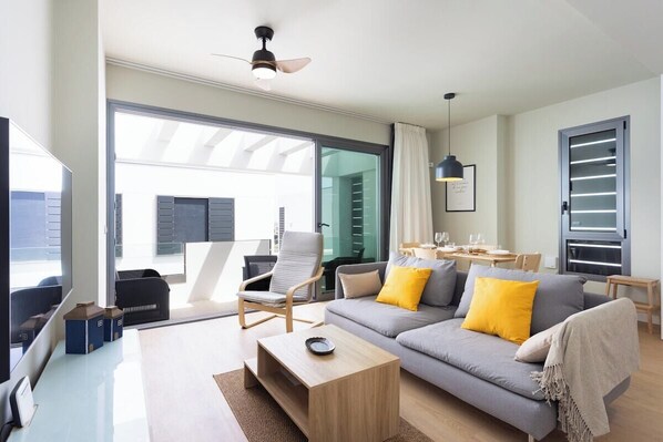 Smart TV - Home2Book Modern Bright Apt Abades, Pool & Terrace (Abades)