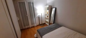 2 chambres, fer et planche Ă repasser, lit parapluie, Wi-Fi