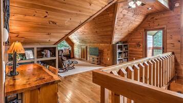 Smart TV, fireplace, table tennis