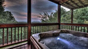 Tina de hidromasaje al aire libre