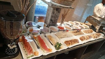 Free daily continental breakfast