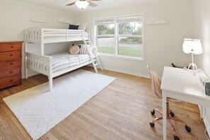 3 dormitorios, tabla de planchar con plancha, cuna de viaje y wifi