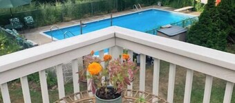 Potager Farm Historic Private Townhouse Sleeps 4 with Pool. 