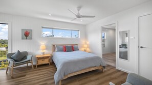 3 bedrooms, desk, iron/ironing board, WiFi