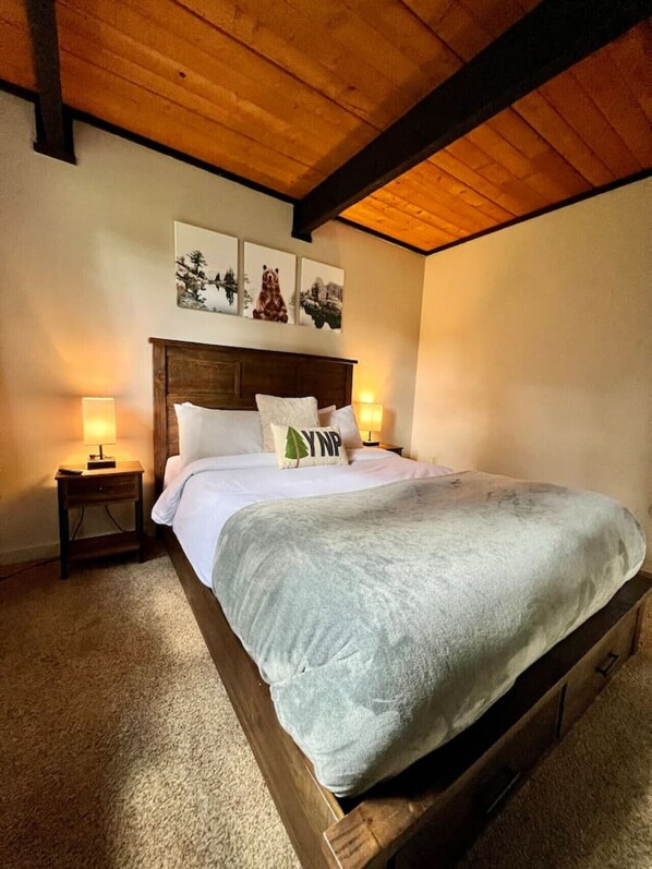 2 chambres, fer et planche à repasser, Wi-Fi, draps fournis