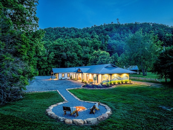 Exterior - Lodge at Mount Mitchell (Burnsville)