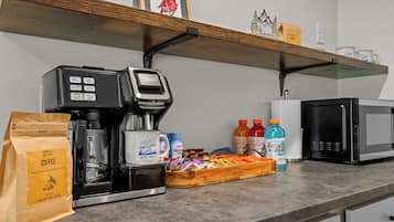 Mini-fridge, microwave, oven, stovetop