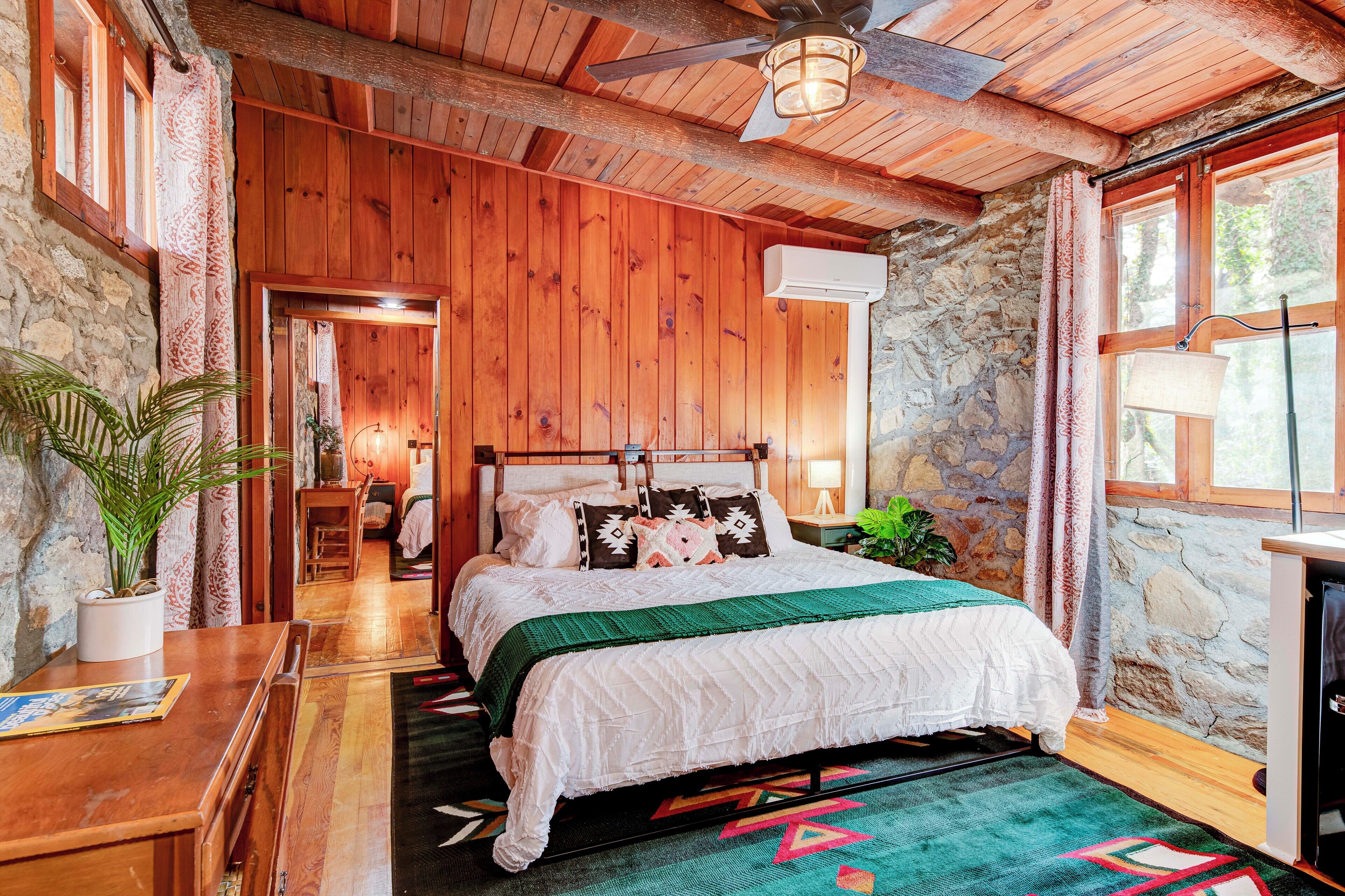 遮光窗帘、熨斗/熨板、免费 WiFi