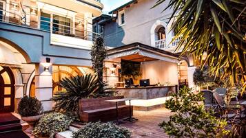 Bar (en la propiedad)