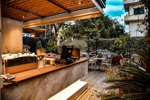Bar (en el alojamiento)