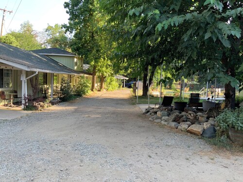 Seven Circles Lodge&Retreat