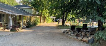 เซเว่น เซอร์เคิล ลอดจ์ แอนด์ รีทรีท