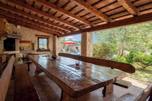Outdoor dining - Villa Ive by Istrabook (Orbanići)