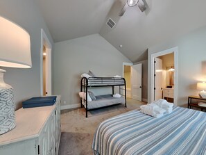 4 habitaciones, escritorio, tabla de planchar con plancha y wifi gratis
