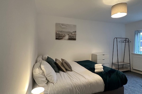 1 dormitorio, tabla de planchar con plancha, wifi gratis y ropa de cama