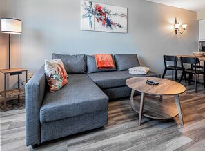 Smart TV, fireplace, table tennis