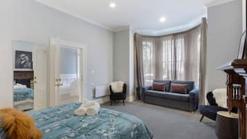 4 bedrooms, desk, iron/ironing board, WiFi