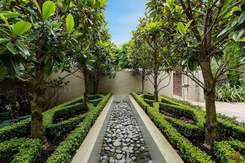 Oasis on Belmont Lane