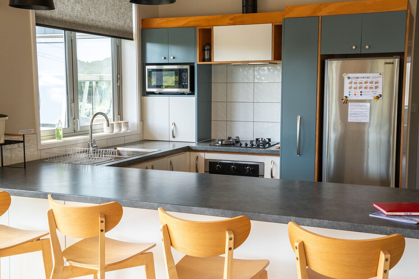 冰箱、微波炉、烤箱、炉灶