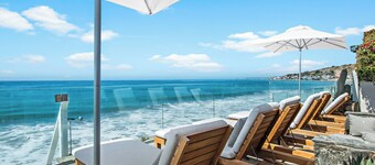 Spacious 5-bedroom beachfront house in Malibu Colony