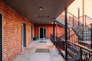 Exterior detail - Manor Place Stays- Apartment Two (Dunedin)