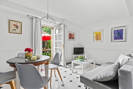 TV. Casa Las Indianas 'Apartment 4' with Mountain Views, Private Garden and Wi-Fi