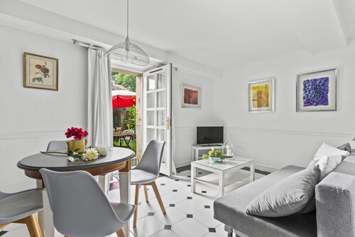 Casa Las Indianas 'Apartment 4' with Mountain Views, Private Garden and Wi-Fi