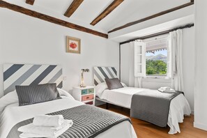 2 habitaciones, wifi gratis y ropa de cama 