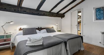 Casa Las Indianas 'Apartment 2' with Mountain Views, Shared Garden & Wi-Fi