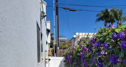 New, chic, large, safe, and convenient studio near the San Diego Bay w/ AC, WiFi