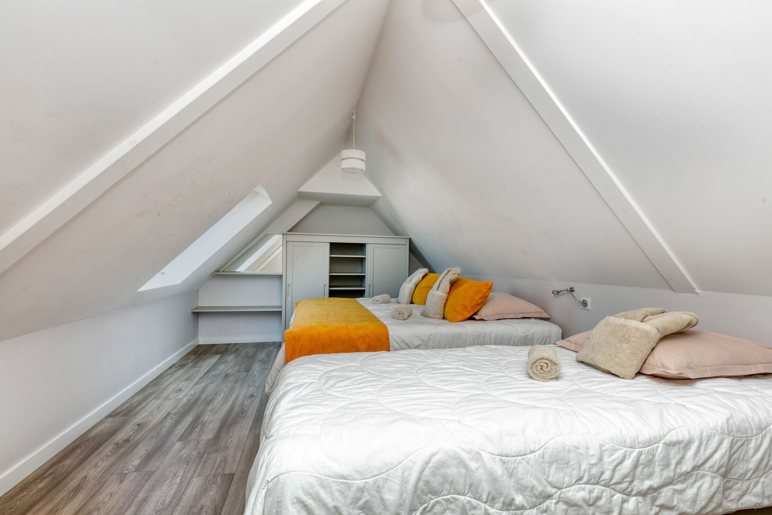 5 chambres, fer et planche à repasser, Wi-Fi gratuit, draps fournis