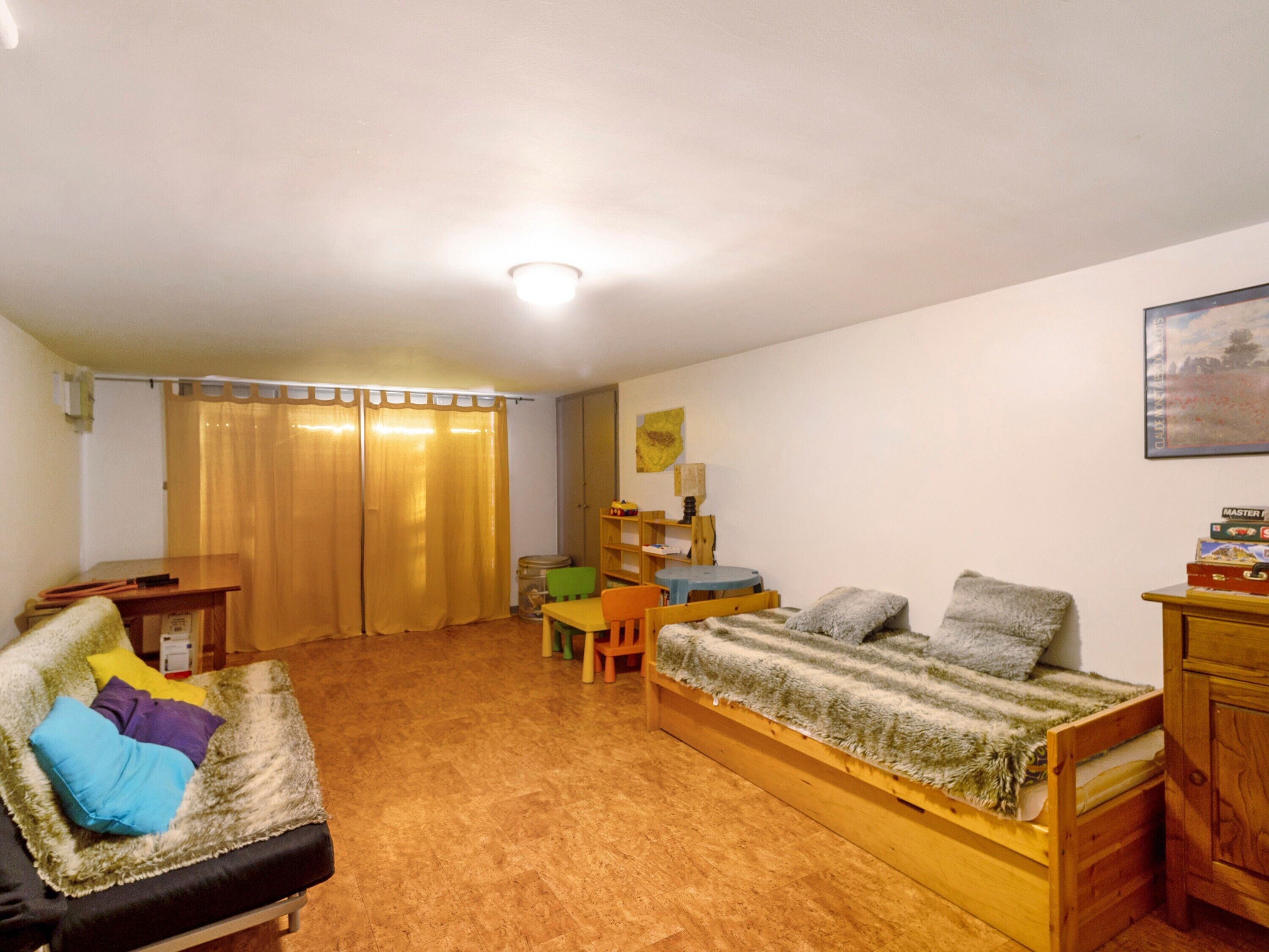 4 habitaciones, tabla de planchar con plancha y wifi gratis 