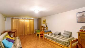 4 habitaciones, tabla de planchar con plancha y wifi gratis