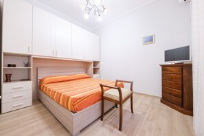 4 dormitoris, planxa i posts de planxar, wifi gratuïta i roba de llit
