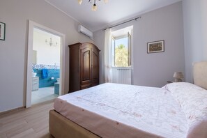 6 bedrooms, iron/ironing board, free WiFi, bed sheets - Villa 'Villamonte Colonna' with Sea View, Wi-Fi and Air Conditioning (Patti)