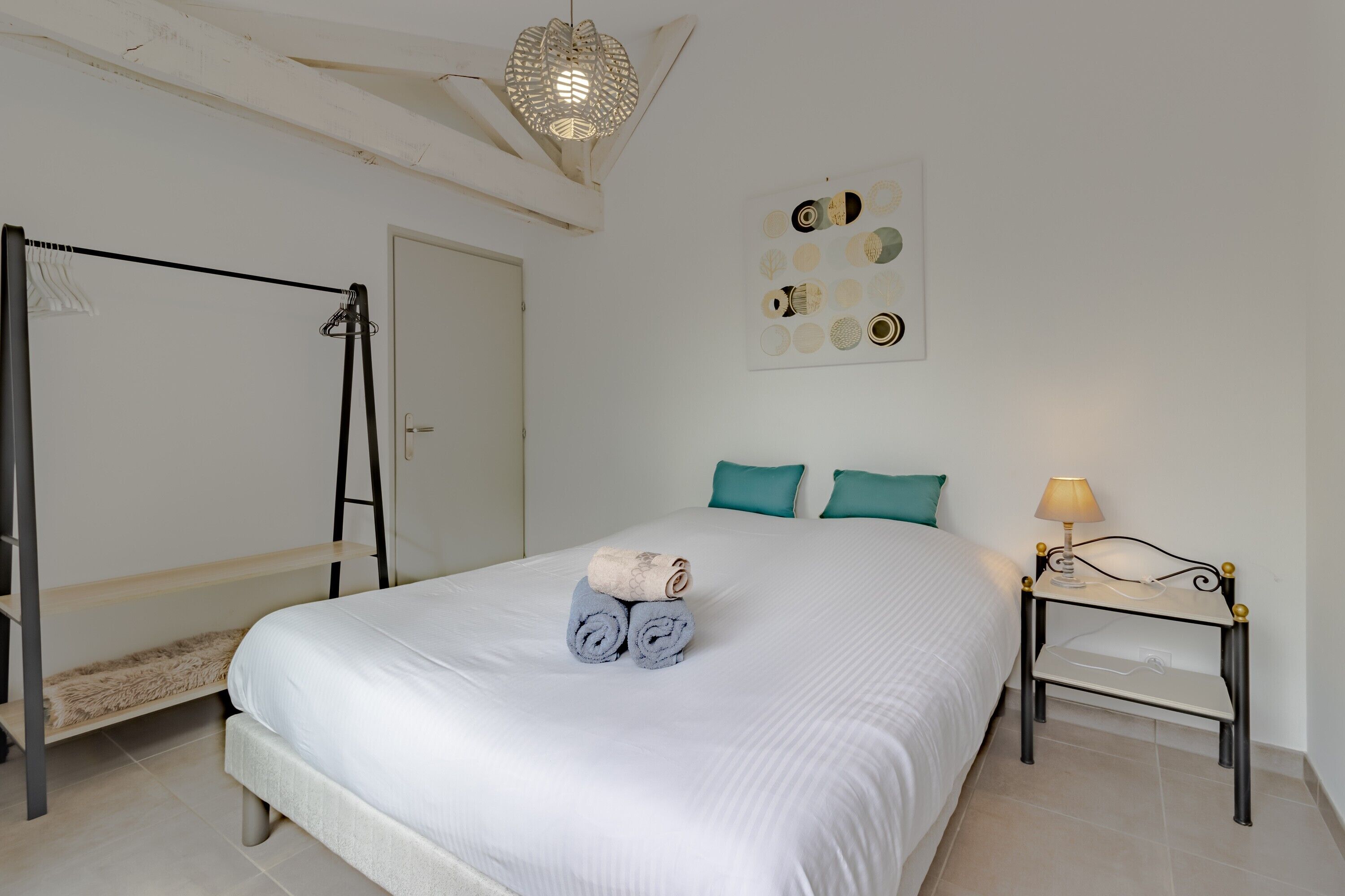 2 habitaciones, tabla de planchar con plancha y wifi gratis 