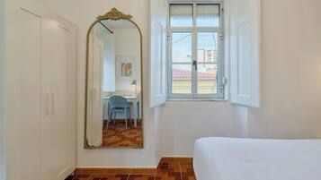 2 bedrooms, desk, iron/ironing board, travel cot