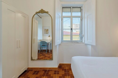 House By The Sea, Setúbal