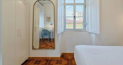 House By The Sea, Setúbal