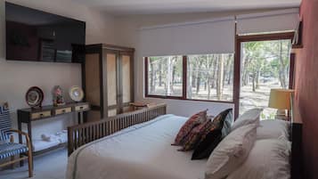 4 bedrooms, WiFi, bed sheets
