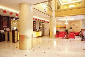 Bar-salon dans le hall