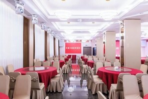 Restaurant - Traffic Hotel (Dabu)