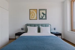 2 chambres, fer et planche à repasser, Wi-Fi, draps fournis
