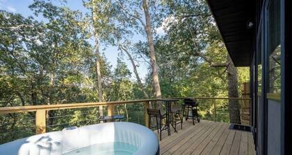 Two Tree Retreet Treehouse With Hot Tub Secluded Stay