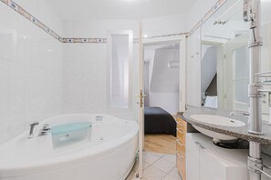Hair dryer, towels